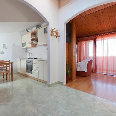 Denis Vela * بودغورا