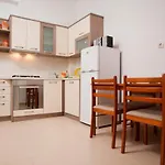 Appartement Denis Vela *