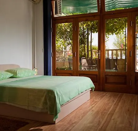 Apartment Denis Vela Podgora
